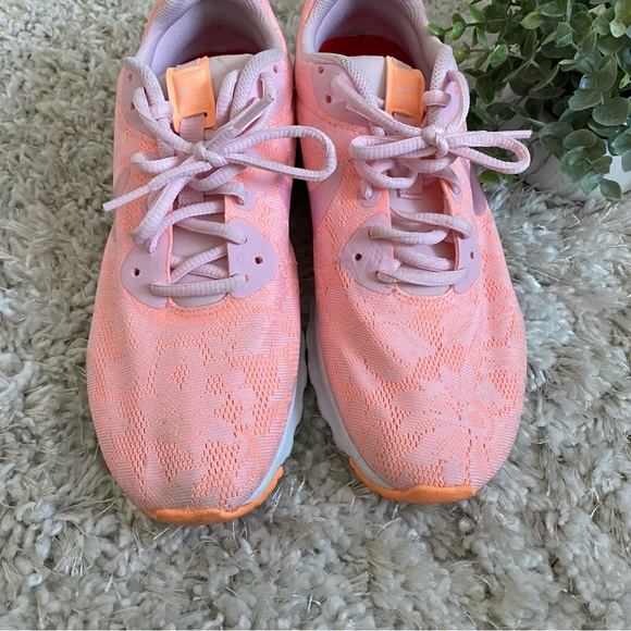 Nike Air Lace Sneakers - Picture 3 of 9